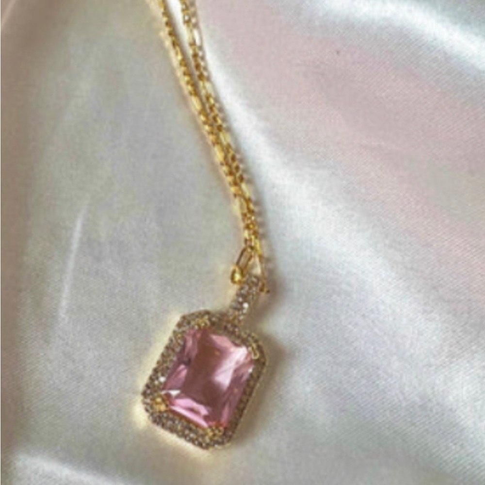 Pink gem pendant necklace